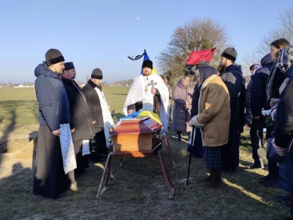 Пів року вважали зниклим безвісти: Копачівська громада попрощалася із захисником України Аркадієм Луцюком4