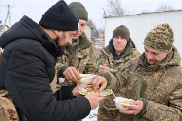 У Луцьку для нацгвардійців, які повернулися з фронту, влаштували релакс у басейні та іпотерапію5