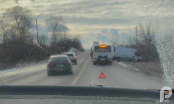 У Нововолинську трапилась аварія за участі трьох автівок1