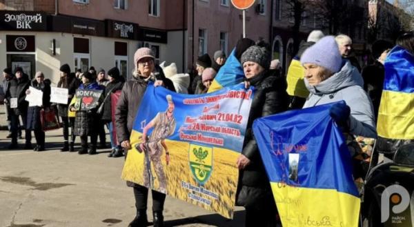 У Нововолинську відбулася акція на підтримку військовополонених і безвісти зниклих захисників1