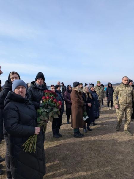 У селі Стеблі попрощалися із захисником Євгенієм Гутевичем22