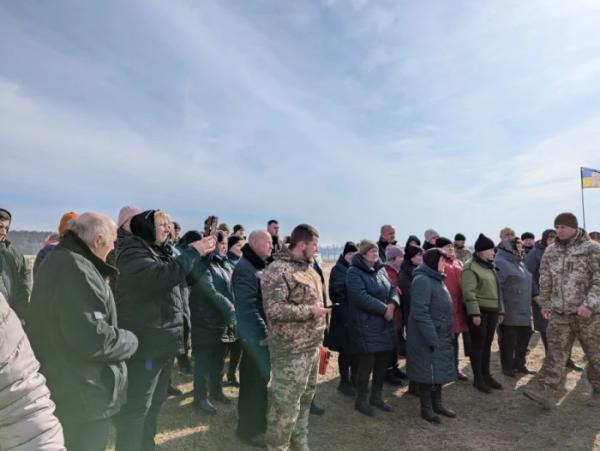 У селі Стеблі попрощалися із захисником Євгенієм Гутевичем30