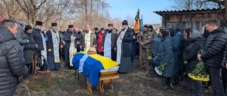 У селі Стеблі попрощалися із захисником Євгенієм Гутевичем