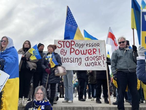 У Вашингтоні люди вийшли на демонстрацію, щоб підтримати Україну8