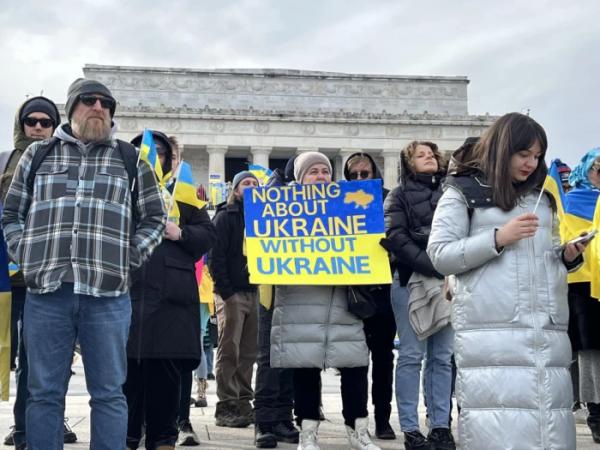 У Вашингтоні люди вийшли на демонстрацію, щоб підтримати Україну4