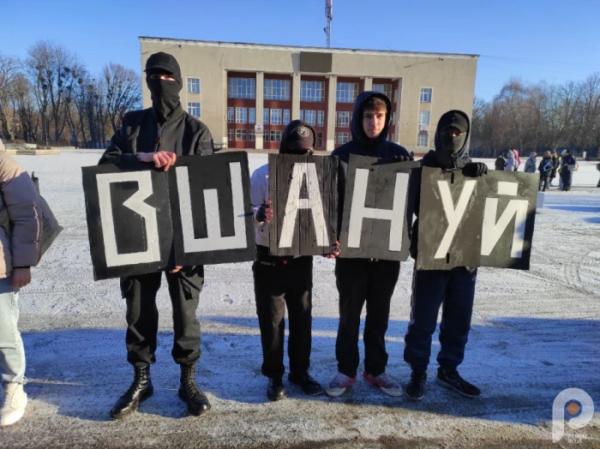 «Зупинись. Вшануй»: у Шептицькому провели акцію нагадування про хвилину мовчання3