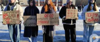 «Зупинись. Вшануй»: у Шептицькому провели акцію нагадування про хвилину мовчання