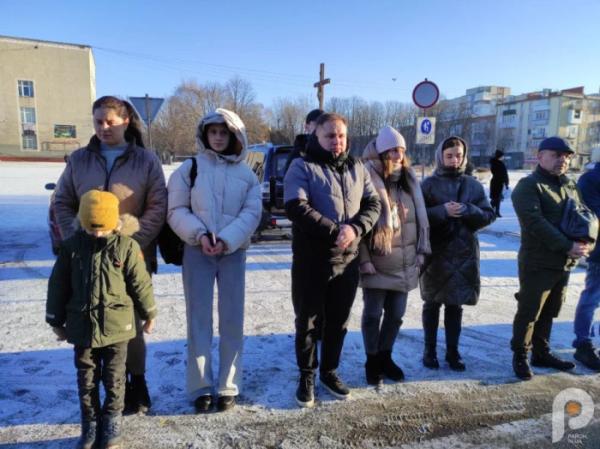 «Зупинись. Вшануй»: у Шептицькому провели акцію нагадування про хвилину мовчання8