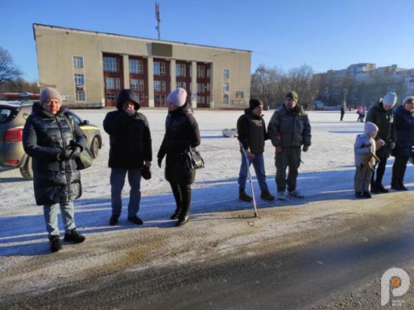 «Зупинись. Вшануй»: у Шептицькому провели акцію нагадування про хвилину мовчання18