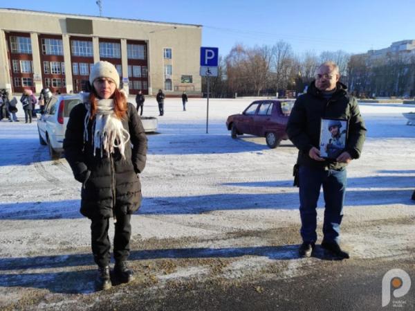 «Зупинись. Вшануй»: у Шептицькому провели акцію нагадування про хвилину мовчання12