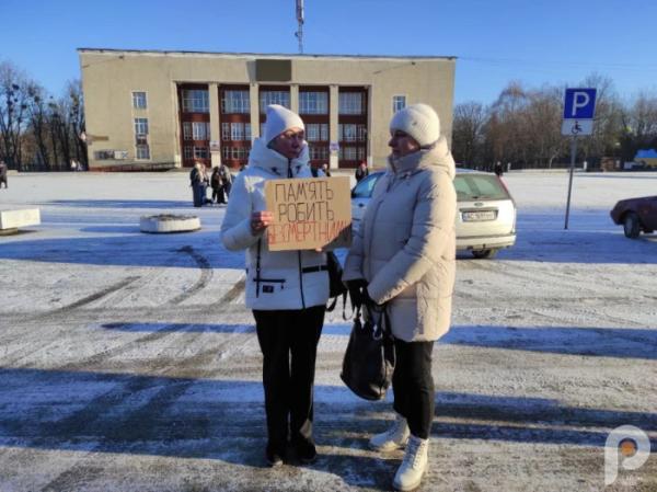 «Зупинись. Вшануй»: у Шептицькому провели акцію нагадування про хвилину мовчання14