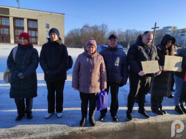 «Зупинись. Вшануй»: у Шептицькому провели акцію нагадування про хвилину мовчання11