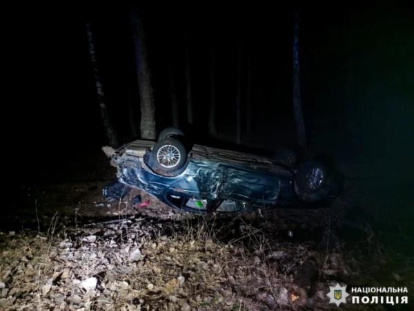 «BMW» у кюветі: що відомо про автотрощу між Собіщицями та Більською Волею1