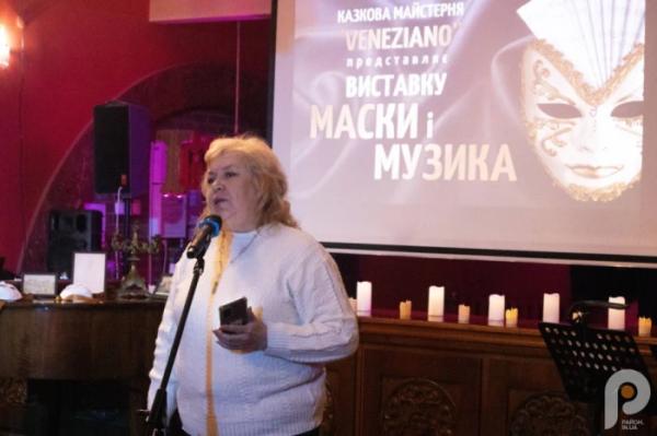 Олена. Виставка «Маски і Музика» казкової майстерні VENEZIANO у Рівному6