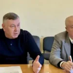 Скандал у Ворокомлі: мешканці хочуть звільнити директорку через релігійні переконання