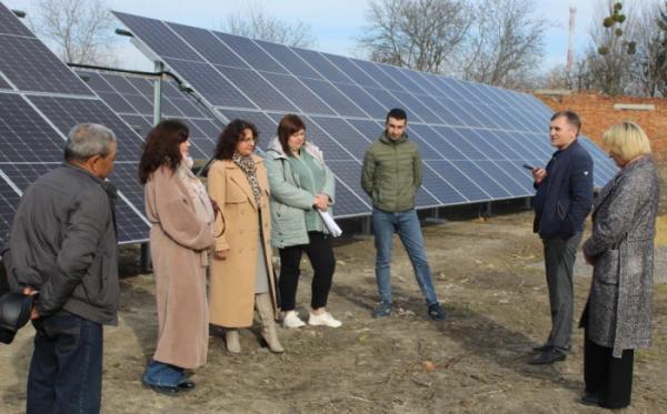 У Кодимі на території медичного закладу встановили потужну сонячну електростанцію2