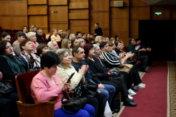 У Луцьку для рідних загиблих воїнів влаштували показ вистави1