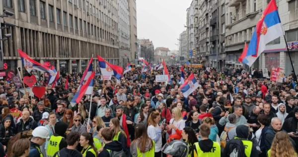 Масовий протест у Белграді 15 березня 2015 року. Foto: Vojin Radovanović