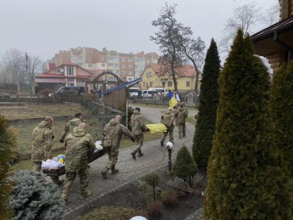 У Володимирі попрощалися із захисником Миколою Менкунцем11