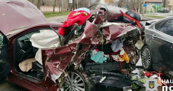 В Одесі сталася ДТП за участі п'ятьох автомобілів: постраждала жінка