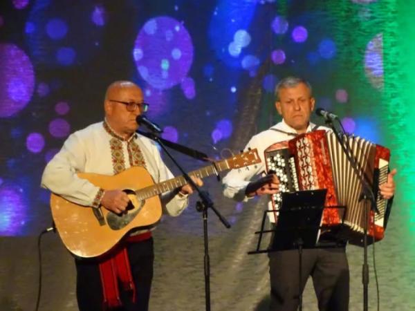 На весняно-великодньому концерті у Турійську зібрали понад 9 тисяч гривень для ЗСУ16