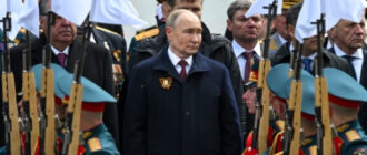 Що стоїть за «перемир'ям» Путіна: страх дронів над Красною площею чи спроба «задобрити» Трампа?