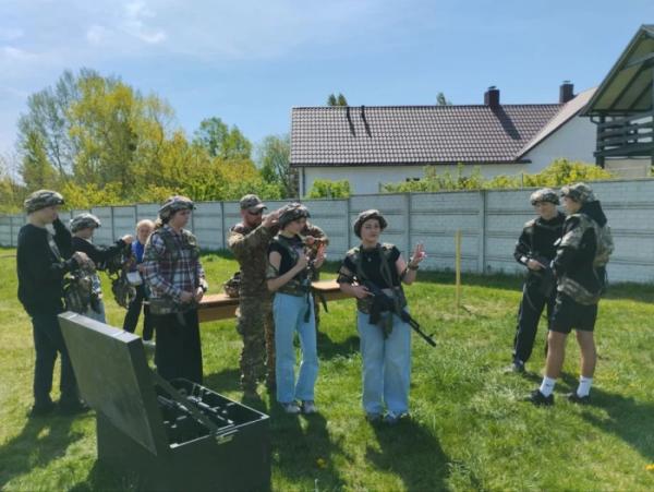 В Острозькому військовому ліцеї провели День військово-патріотичного виховання для школярів Рівненського району13