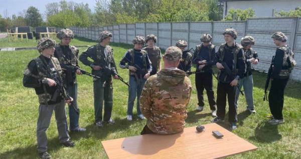 В Острозькому військовому ліцеї провели День військово-патріотичного виховання для школярів Рівненського району