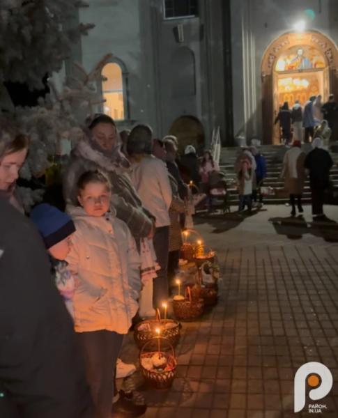 Великдень у Нововолинську: як освячували паски у Свято-Духівському соборі8