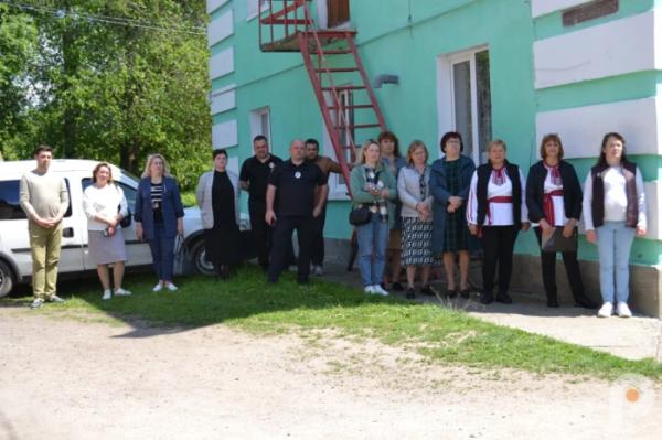 60 тисяч гривень для ЗСУ: учні Спецшколи у Великих Межирічах провели родинне свято та благодійний ярмарок63