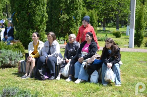 60 тисяч гривень для ЗСУ: учні Спецшколи у Великих Межирічах провели родинне свято та благодійний ярмарок32