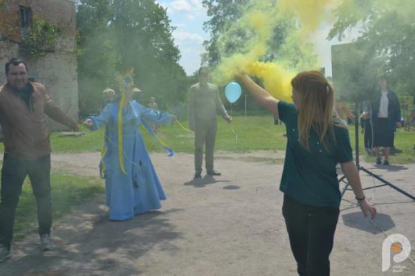 60 тисяч гривень для ЗСУ: учні Спецшколи у Великих Межирічах провели родинне свято та благодійний ярмарок40