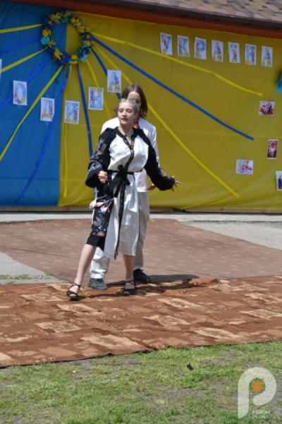 60 тисяч гривень для ЗСУ: учні Спецшколи у Великих Межирічах провели родинне свято та благодійний ярмарок70