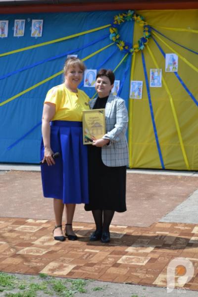 60 тисяч гривень для ЗСУ: учні Спецшколи у Великих Межирічах провели родинне свято та благодійний ярмарок66