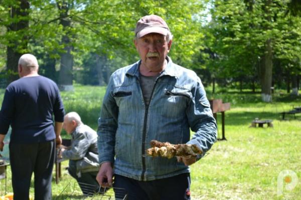 60 тисяч гривень для ЗСУ: учні Спецшколи у Великих Межирічах провели родинне свято та благодійний ярмарок17