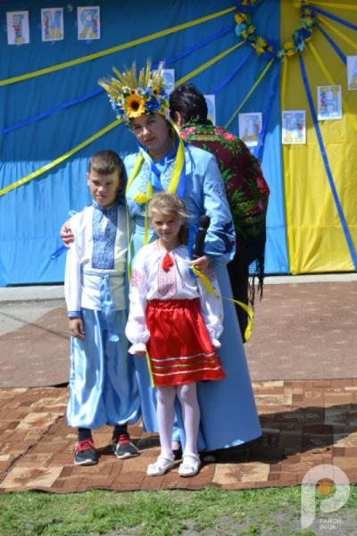 60 тисяч гривень для ЗСУ: учні Спецшколи у Великих Межирічах провели родинне свято та благодійний ярмарок65