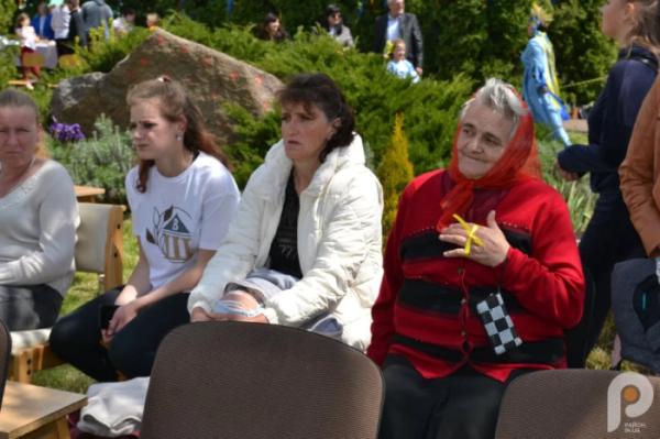 60 тисяч гривень для ЗСУ: учні Спецшколи у Великих Межирічах провели родинне свято та благодійний ярмарок14