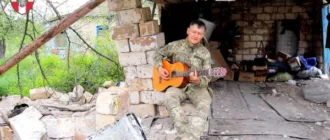 Боєць «Сталевої Сотки» заспівав пісню «Мамо…»