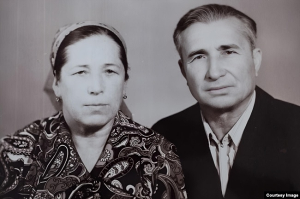 Зейнеб і Сеїтяя, батьки матері Ескендера