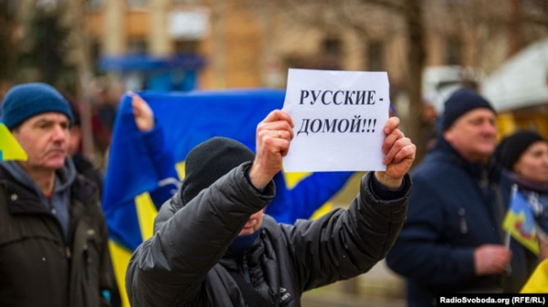 Під час акції протесту в захопленому російськими військовими місті Генічеську Херсонської області, 6 березня 2022 року