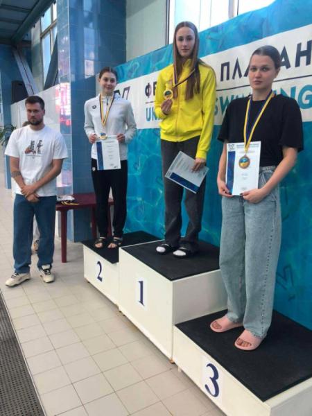 Дві срібні та три бронзові медалі здобули волинські плавці на Чемпіонаті України в Броварах3