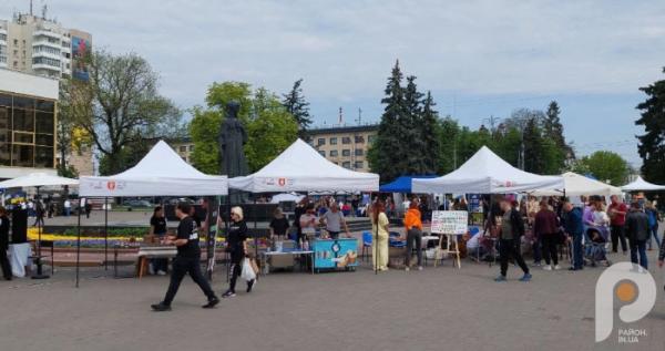 У центрі Луцька 3 травня вирував вже четвертий ярмарок ветеранського бізнесу «Я зміг – і ти зможеш!»