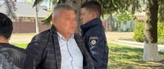 Голову однієї з селищних рад Подільського району викрили на одержанні хабаря за дозвіл на розміщення газової заправки
