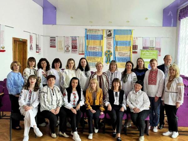 Як ковельчани одягалися у святкові вишиванки 202527