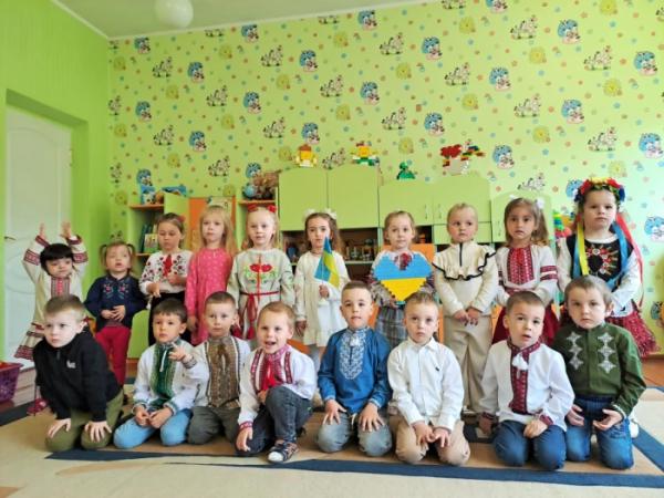 Як ковельчани одягалися у святкові вишиванки 202514