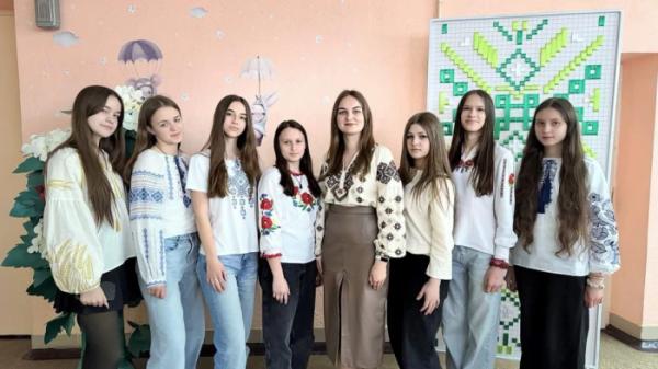 Як ковельчани одягалися у святкові вишиванки 20257