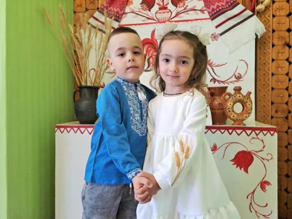 Як ковельчани одягалися у святкові вишиванки 20251