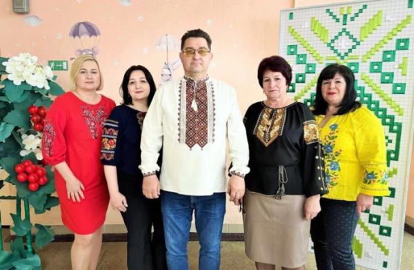 Як ковельчани одягалися у святкові вишиванки 20258