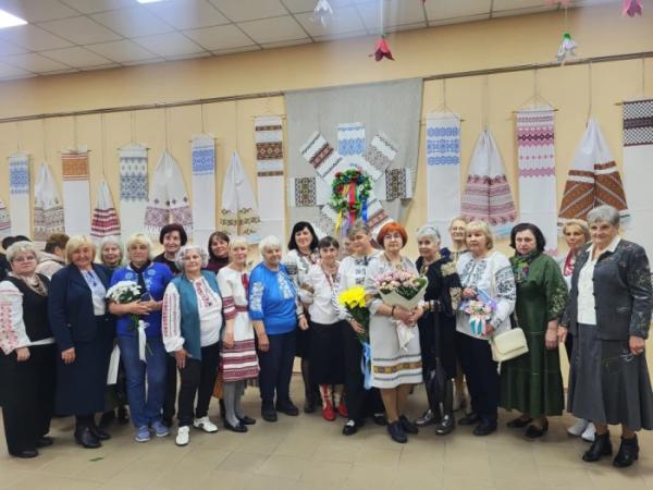 Як ковельчани одягалися у святкові вишиванки 202524