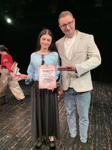 Юна острожанка виборола перше місце на обласному фестивалі-конкурсі читців «Еней був парубок моторний»4